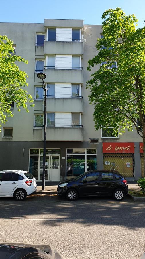 Studio Individuel - Le Musset & Parking Gratuit Devant L'Immeuble Apartamento Grenoble Exterior foto